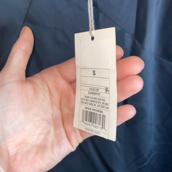 🎱NWT Beautiful Black V-Neck slip dress with slit up the side! - Picture 10 of 11